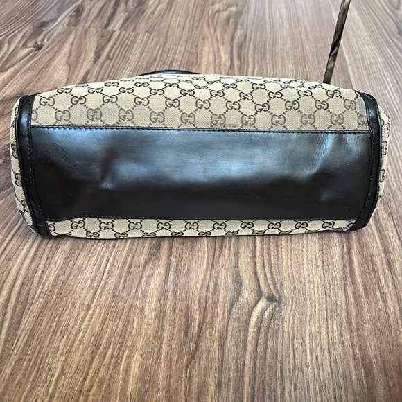 A150 - 💯 % authentic Gucci shoulder bag - Picture 13 of 16